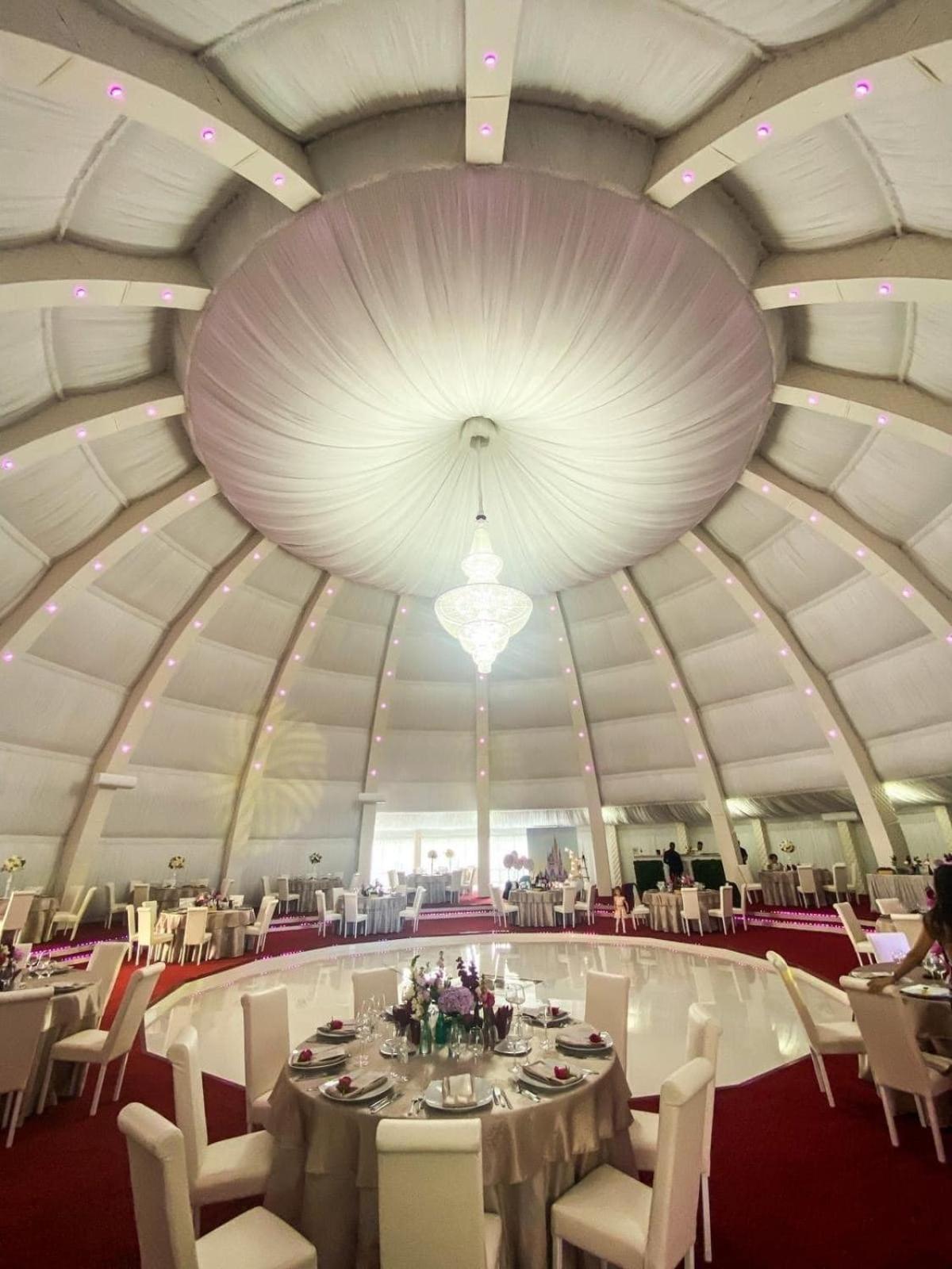 Royal Park Complex Hotel Bascov Kültér fotó