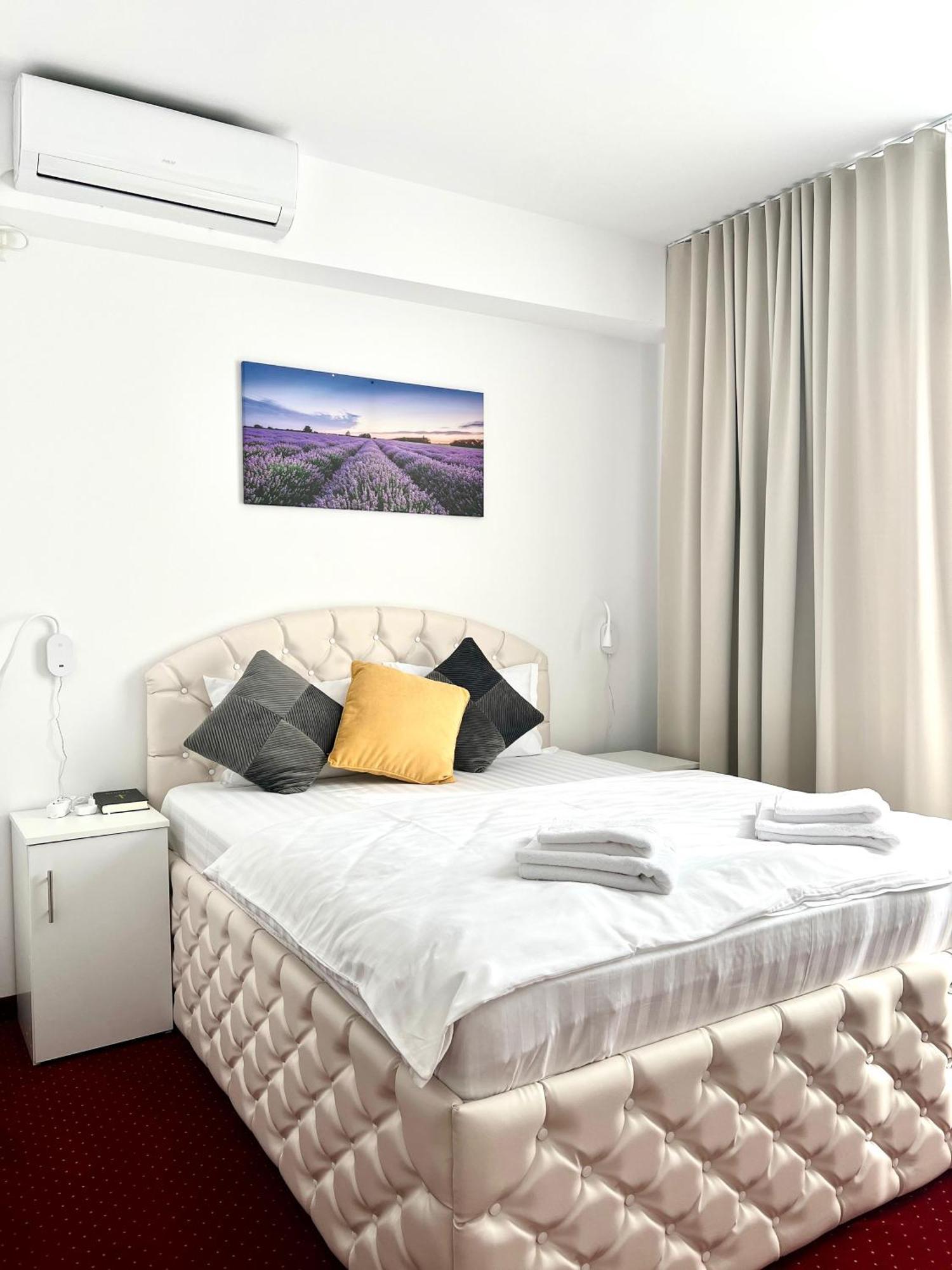 Royal Park Complex Hotel Bascov Kültér fotó