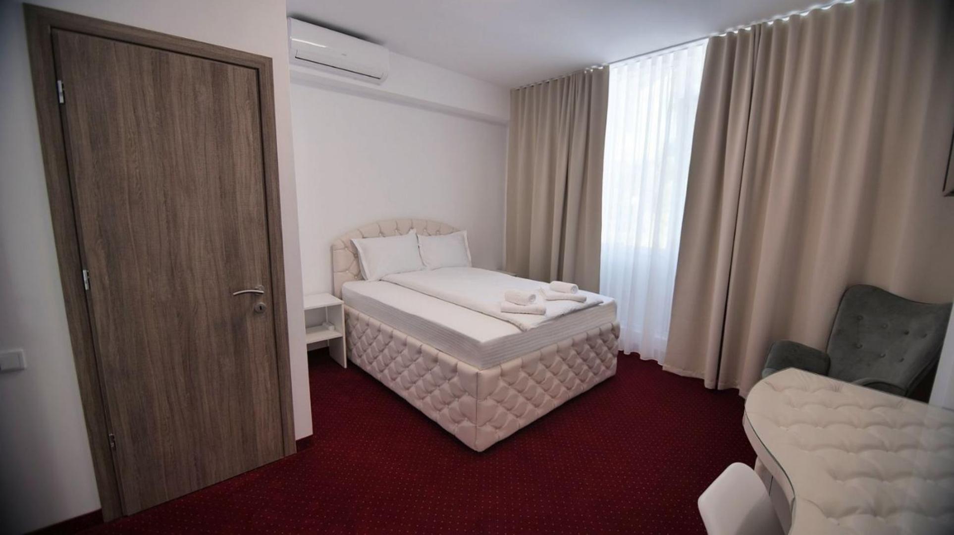 Royal Park Complex Hotel Bascov Kültér fotó
