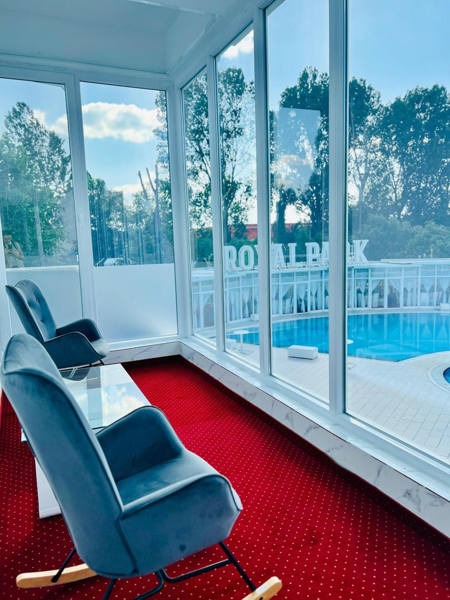 Royal Park Complex Hotel Bascov Kültér fotó
