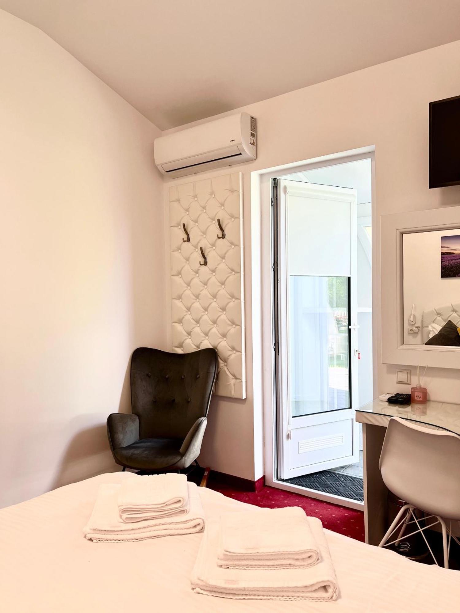 Royal Park Complex Hotel Bascov Kültér fotó