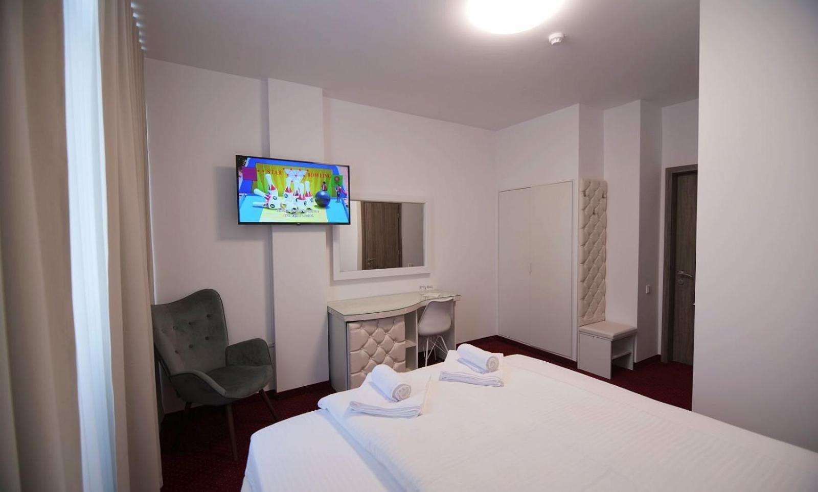 Royal Park Complex Hotel Bascov Kültér fotó