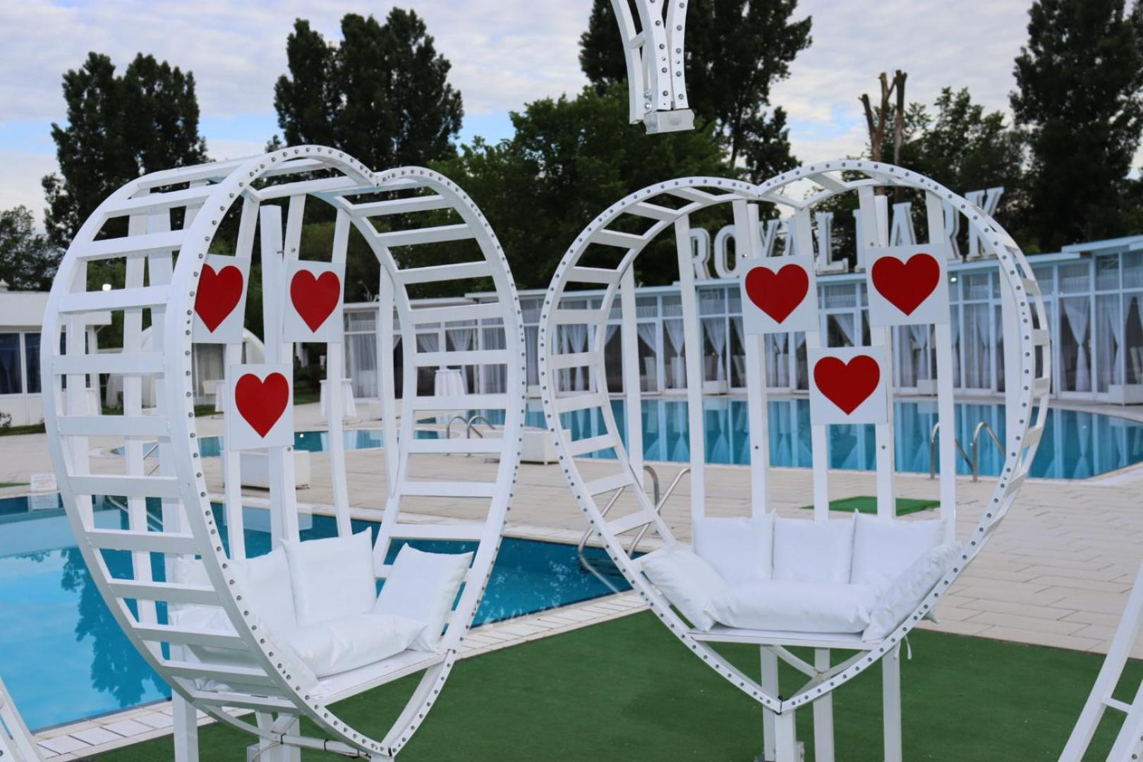 Royal Park Complex Hotel Bascov Kültér fotó
